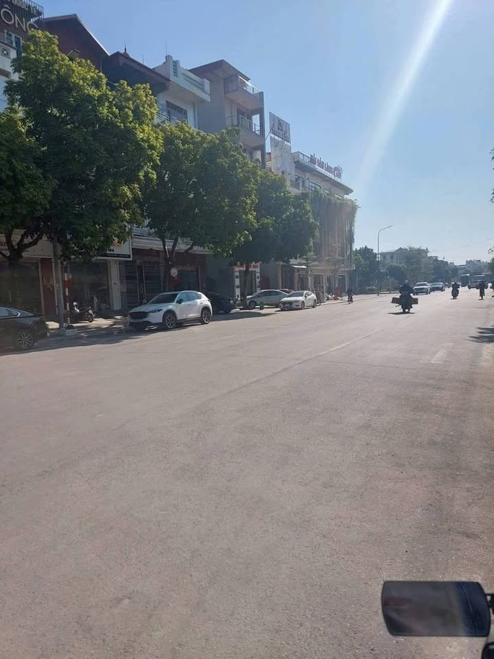 Nhà Mặt Phố Lê Hồng Phong, Bắc Giang - 72m², 3 Tầng, Kinh Doanh Đỉnh Cao