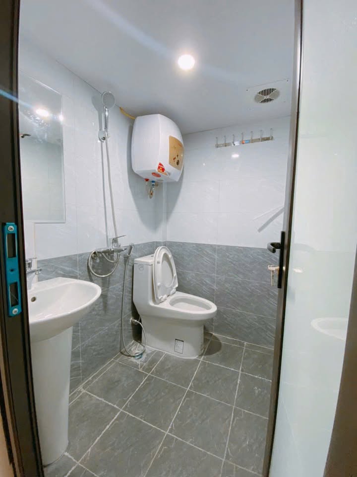 Cho thuê nhà nguyên căn 15m² Full nội thất, 4 tầng, 3PN tại Đốc Ngữ, Ba Đình