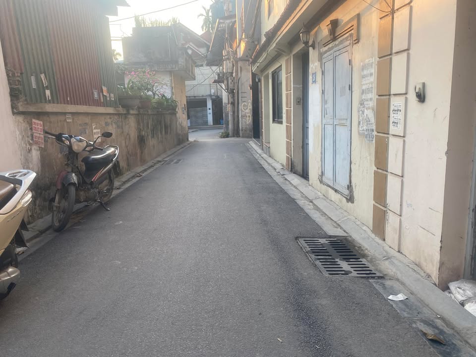 Nhà 60m² Sổ Đỏ Sẵn Sàng - Ngõ Thông Ô Tô - Gần Tháp Tài Chính