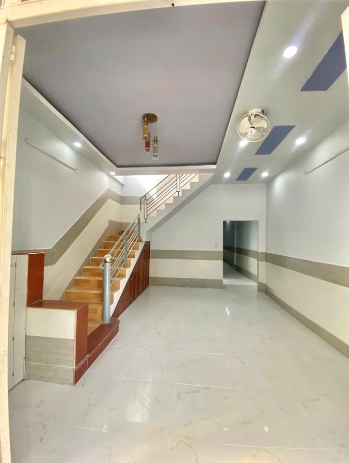 Nhà trệt KDC Hồng Loan 80m² 8 triệu - Ô tô vào tận nhà