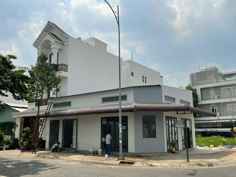 Nhà Góc Đường 2/4 Nam Long, Cần Thơ - Sẵn Máy Lạnh, Giá Tốt