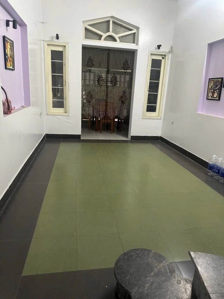 Cho thuê nhà nguyên căn Bồ Đề, Long Biên 75m² - 4PN, view hồ, ô tô tránh