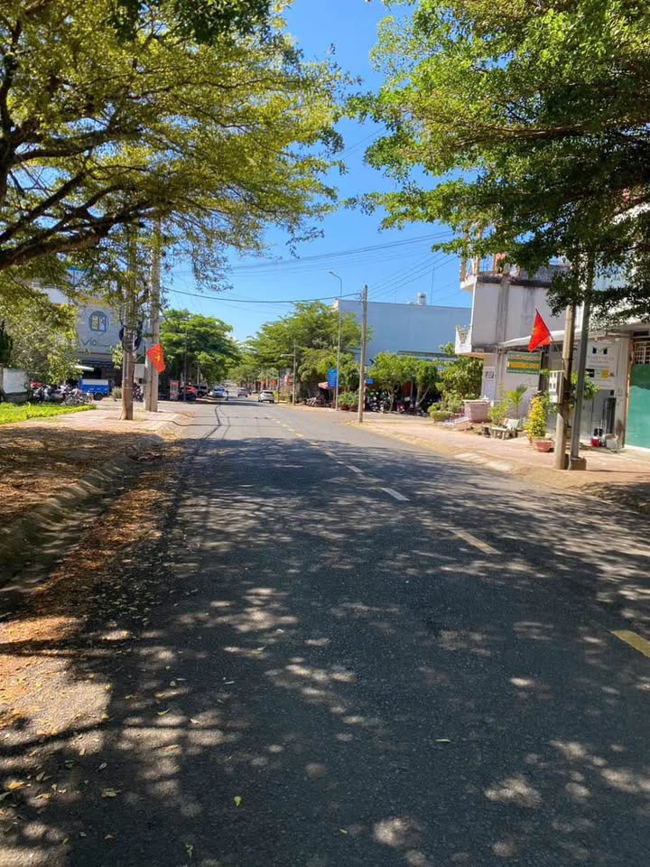 Mặt tiền Hồ Tùng Mậu, Bảo Lộc: Đất 102m² full thổ cư, giá 5.3 tỷ