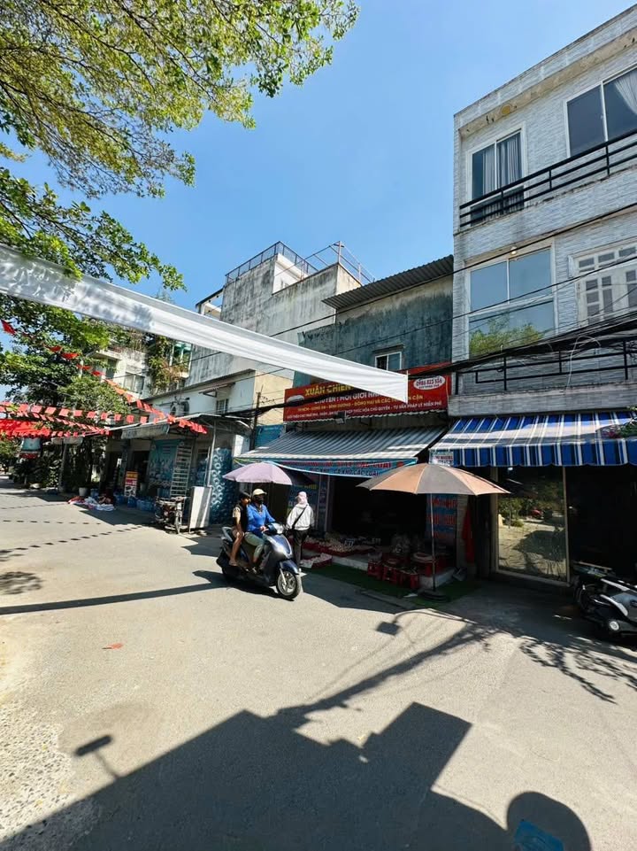 Nhà Mặt Tiền Đường Số 6, Thủ Đức - 18.3m² Kinh Doanh Sầm Uất, 3 Tỷ 35