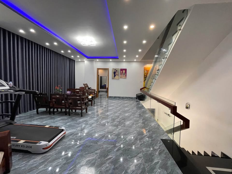 Nhà 3.5 Tầng Mặt Tiền Đường 14 Tuy Hòa - 89.5m² Gần Biển, Giá 4.8 Tỷ