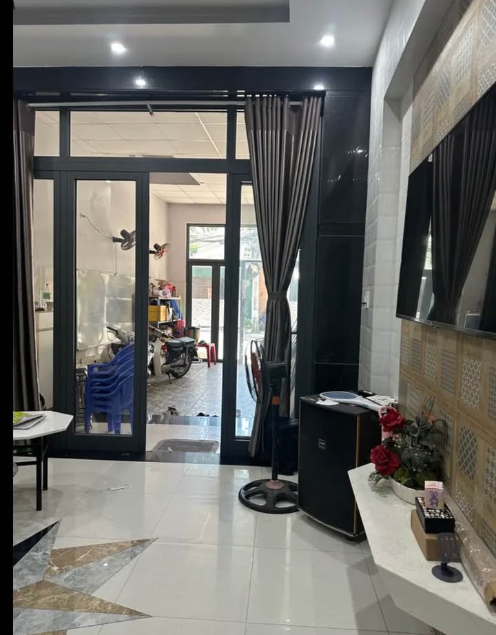 Nhà Mặt Tiền Nguyễn Phan Vinh, Sơn Trà - Sát Biển, Kinh Doanh Đắc Lợi