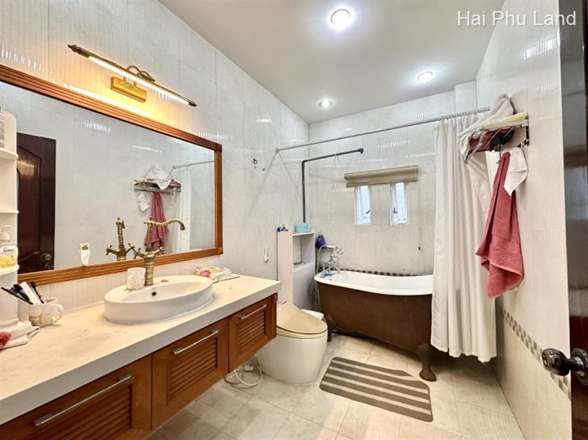 Biệt Thự 3 Tầng Phan Văn Hớn, Q12 - 380m² - 17 Tỷ Nhỉnh - Sân Vườn, Gara Ô Tô