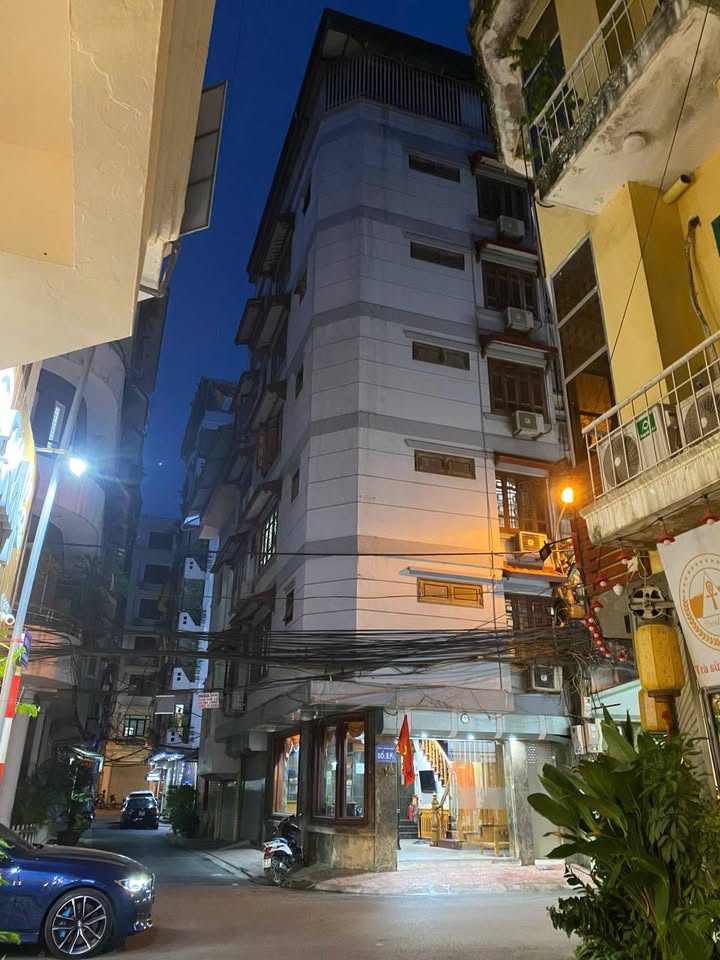 Cho thuê Studio Phố Nguyên Hồng, Đống Đa - Giá 5.x Triệu, Full Tiện Ích