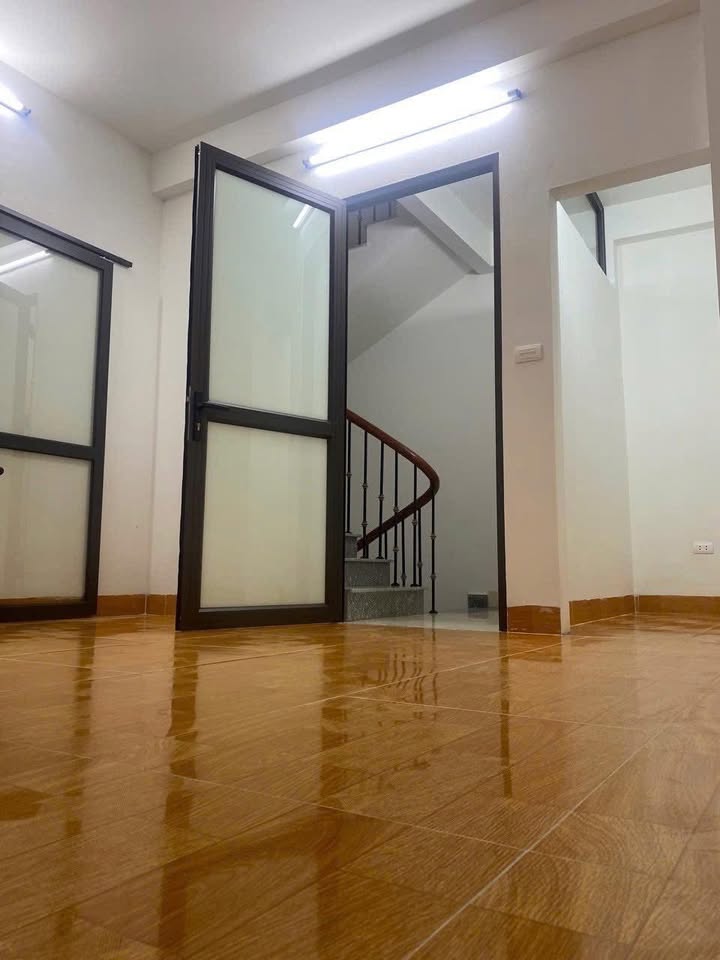 Nhà Riêng 5 Tầng Phố Gia Quất, Long Biên - 3PN, Giá 8 Triệu/Tháng