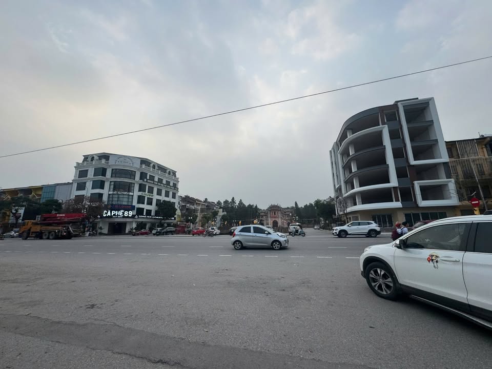 Cho thuê Tòa nhà 6 tầng KĐT Hà Tiên, Vĩnh Yên - 1680m² Kinh doanh Đa ngành