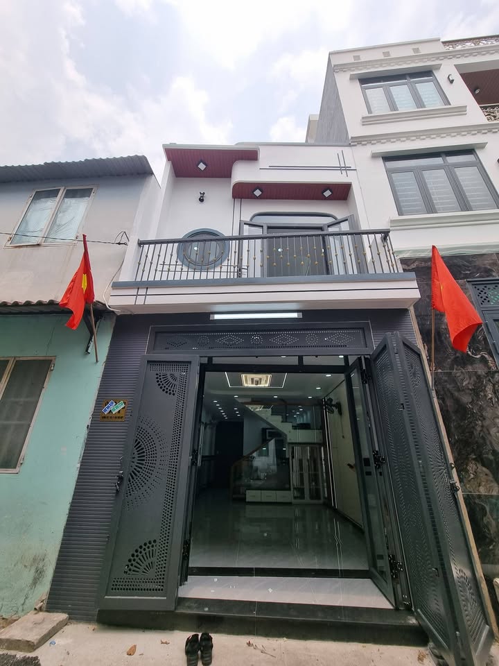 Nhà Mặt Tiền Hẻm 5m Hiệp Thành 17, Quận 12 - 44m², 2PN, Sổ Hồng Riêng