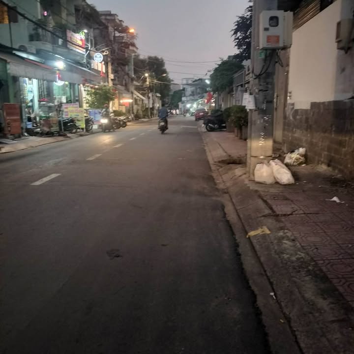 Nhà Mặt Tiền Kinh Doanh Đường 109, Thủ Đức - 58m², 6.8 Tỷ