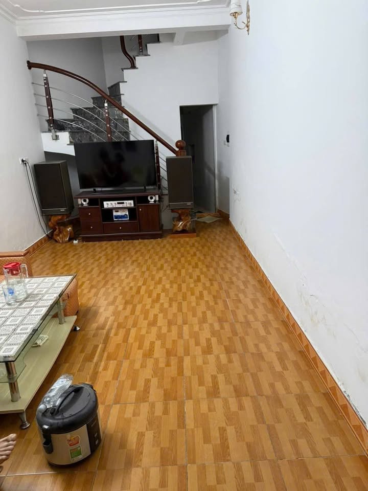 Cho thuê nhà 3 tầng 30m² Nguyễn Xiển, Thanh Xuân - Giá 10 triệu/tháng