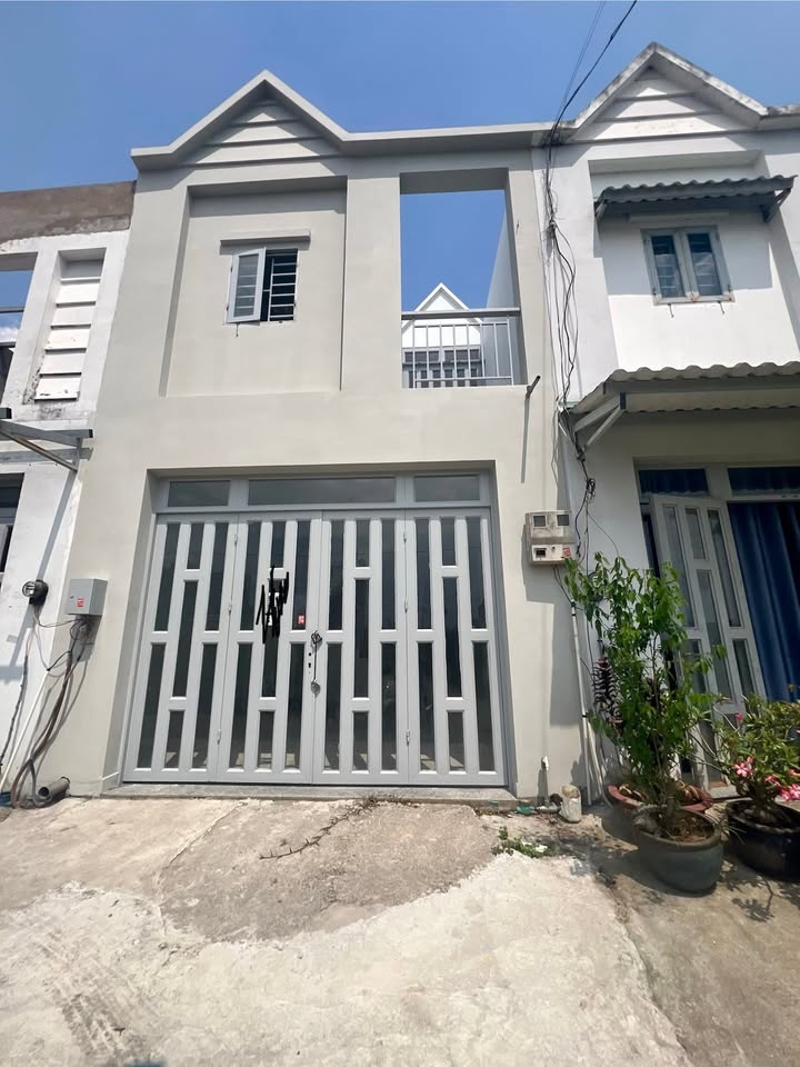 Nhà Nóc Thái Đúc Kiên Cố 54m² - 3PN Giá 850 Triệu, Gần Chợ Mỹ Hạnh