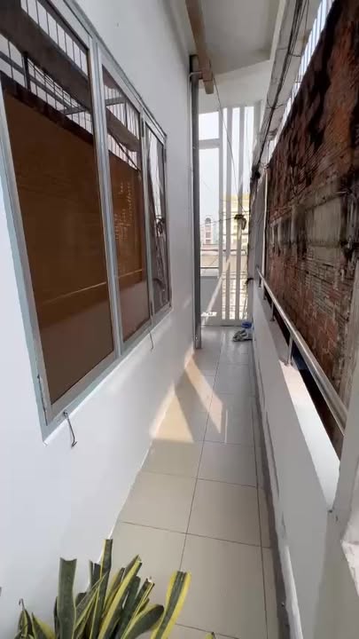 Bán Căn Hộ Mặt Tiền Chợ Tân Bình 30m² - Giá 2.4 Tỷ, Lầu 3 Sẵn Ở