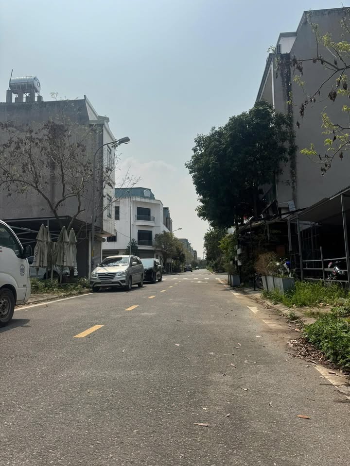 Bán Đất Nền Khu Đô Thị Tùng Bách Tiên Du 104m² - Giá Rẻ Nhất Dãy 5.x Tỷ