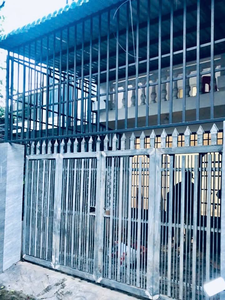 Cho thuê nhà nguyên căn Phường Thành Công, Buôn Ma Thuột - 2PN, Sân thượng, Kinh doanh tốt