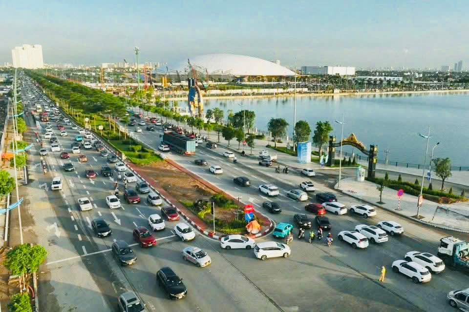 Nhà 4 Tầng Kinh Doanh Giao Điểm Đông Anh - 185m² Sổ Đỏ Lâu Dài