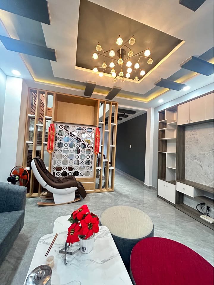 Nhà Phường 9 Đà Lạt 90m² giá 5.6 tỷ - Ô tô vào tận nhà