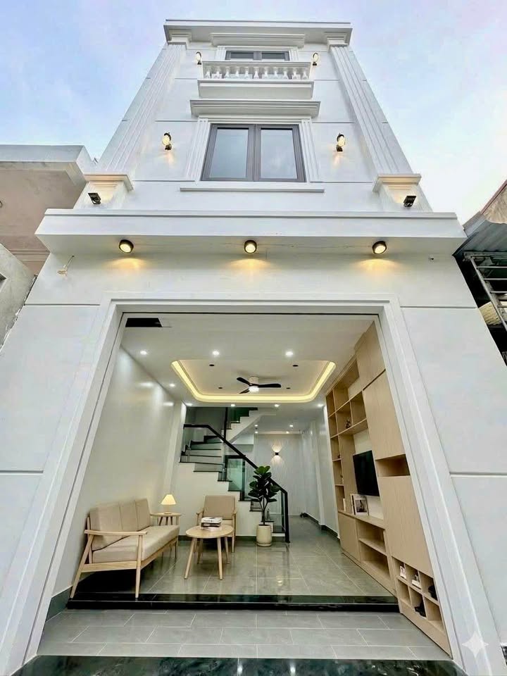 Nhà Trần Nguyên Hãn 43m² x 3 Tầng - 3.x Tỷ - Sẵn Sàng Vào Ở