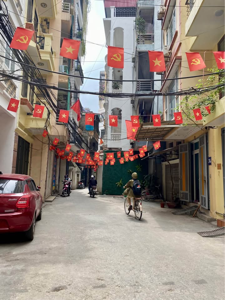 Nhà riêng Bùi Xương Trạch 30m² 8 tỷ - Thiết kế hiện đại, 5 tầng