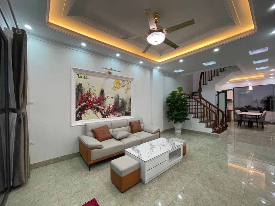 Nhà Việt Hưng 55m² 4 Tầng – Ô tô đỗ cửa, Sẵn Sàng Ở Ngay