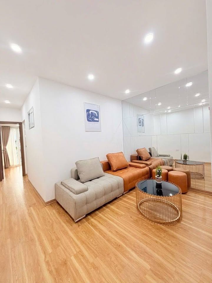 Nhà Ngọc Lâm, Long Biên 58m² - 5 Tầng, Ô Tô Vào Nhà, Sổ Đỏ Sẵn Sàng