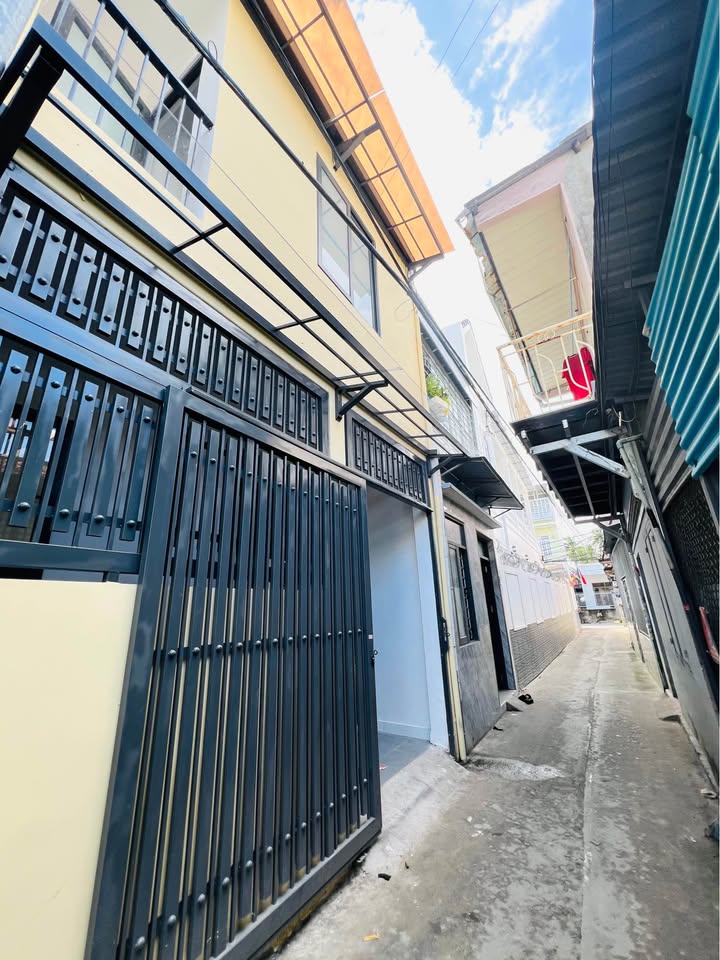 Nhà 2 Tầng Hẻm Cầu Hộ, Nha Trang - 29.9m², 2.58 Tỷ - Sổ Hồng Hoàn Công