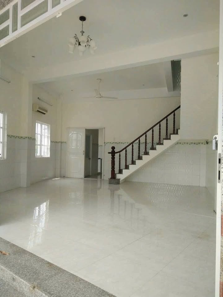 Nhà Mặt Tiền Trần Đại Nghĩa, P4, Vĩnh Long - Kinh Doanh Đa Ngành, Giá 9 Triệu/Tháng