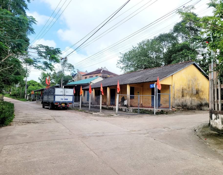 Nhà Mặt Tiền Vũ Ngọc Phan, Huế - 100m² Giá 2.35 Tỷ - Kinh Doanh Đắc Lộc