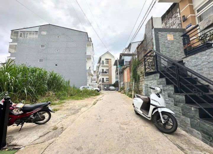 Nhà 191m² Mặt Tiền Hẻm Ô Tô Thông Thiên Học, Đà Lạt - Giá 11 Tỷ