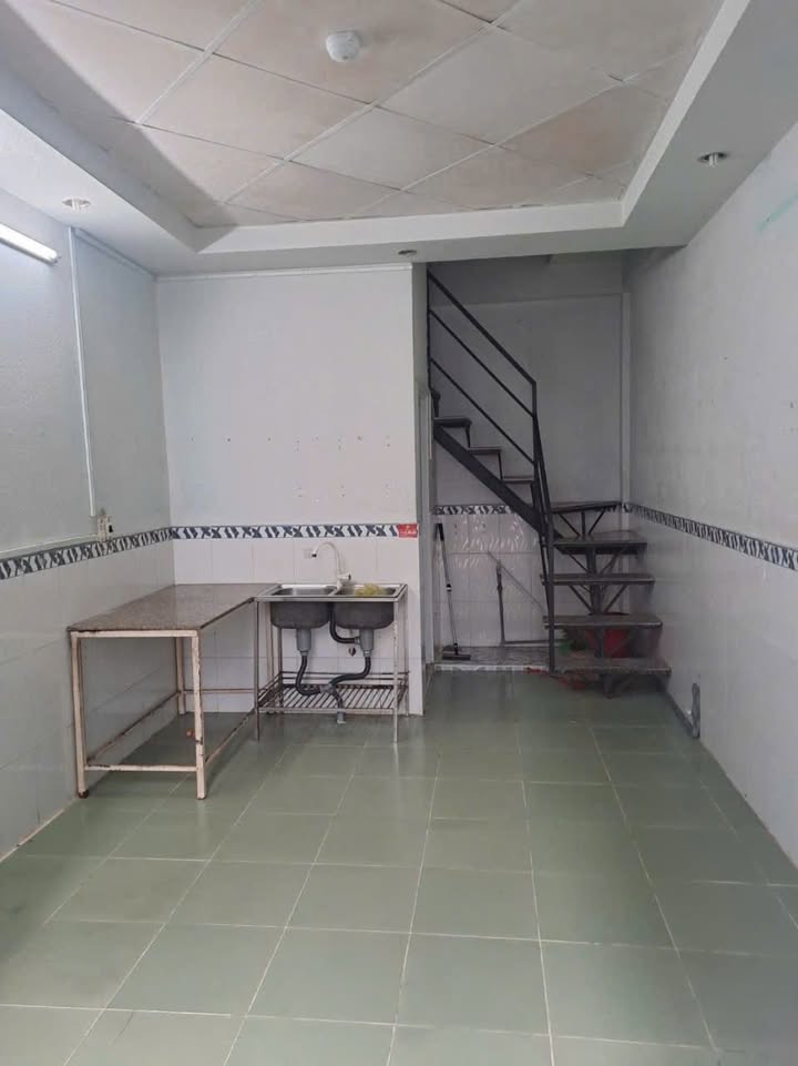 Cho thuê nhà nguyên căn 2 lầu, 2PN - Dương Bá Trạc, Quận 8 - 6 Triệu/tháng