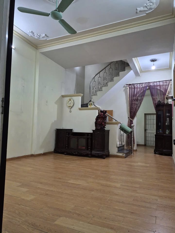 Cho thuê nhà 3 tầng 92m² Yên Vĩnh, Hoài Đức - Ô tô vào tận cổng