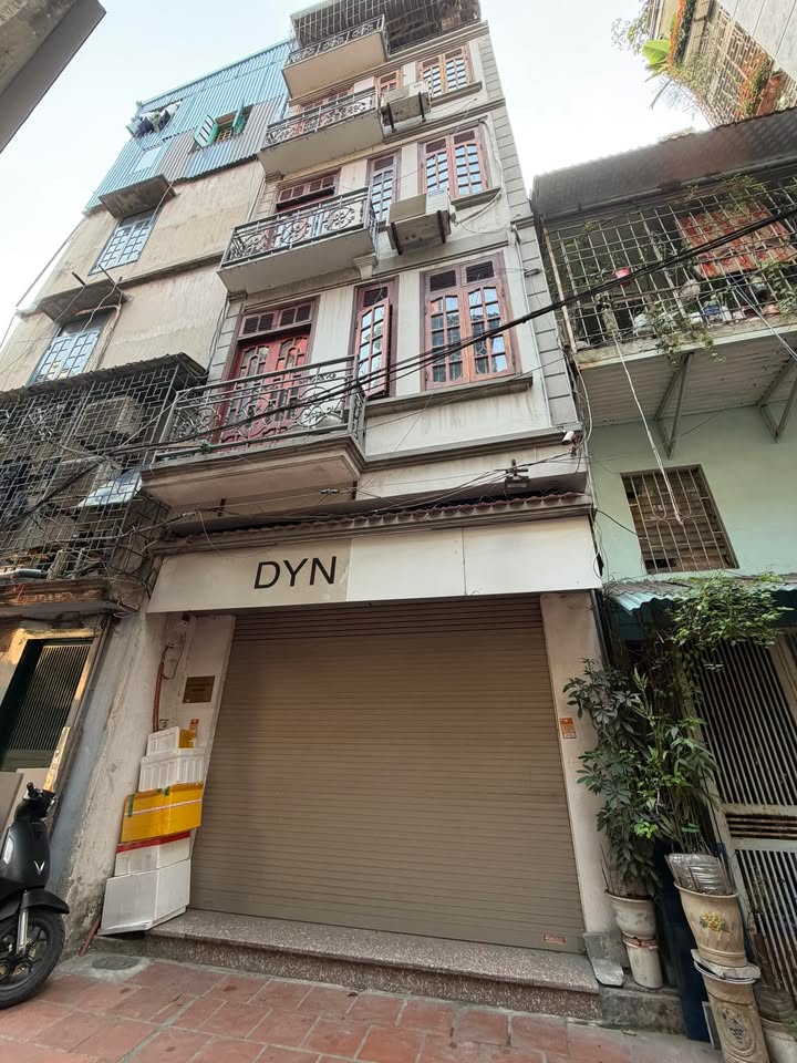 Cho thuê nhà nguyên căn 5 tầng mặt tiền đường Lê Thanh Nghị, Hai Bà Trưng - 150m²