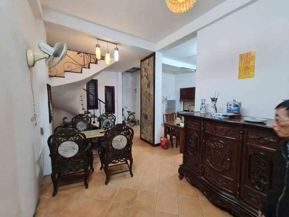 Nhà Nguyên Căn 50m² x 4 Tầng Ngõ 341 Đội Cấn, Kinh Doanh Online Tốt