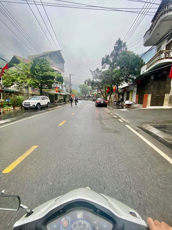 Bán đất tặng nhà C4 mặt tiền Lý Tự Trọng, Minh Khai - 92m² giá 2.7 tỷ