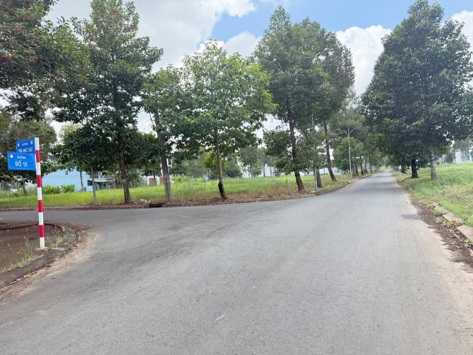 Bán Lỗ Nền Đất 102m² Đường Số 15, KDC Ngân Thuận, Cần Thơ - Sổ Hồng Sẵn Sàng