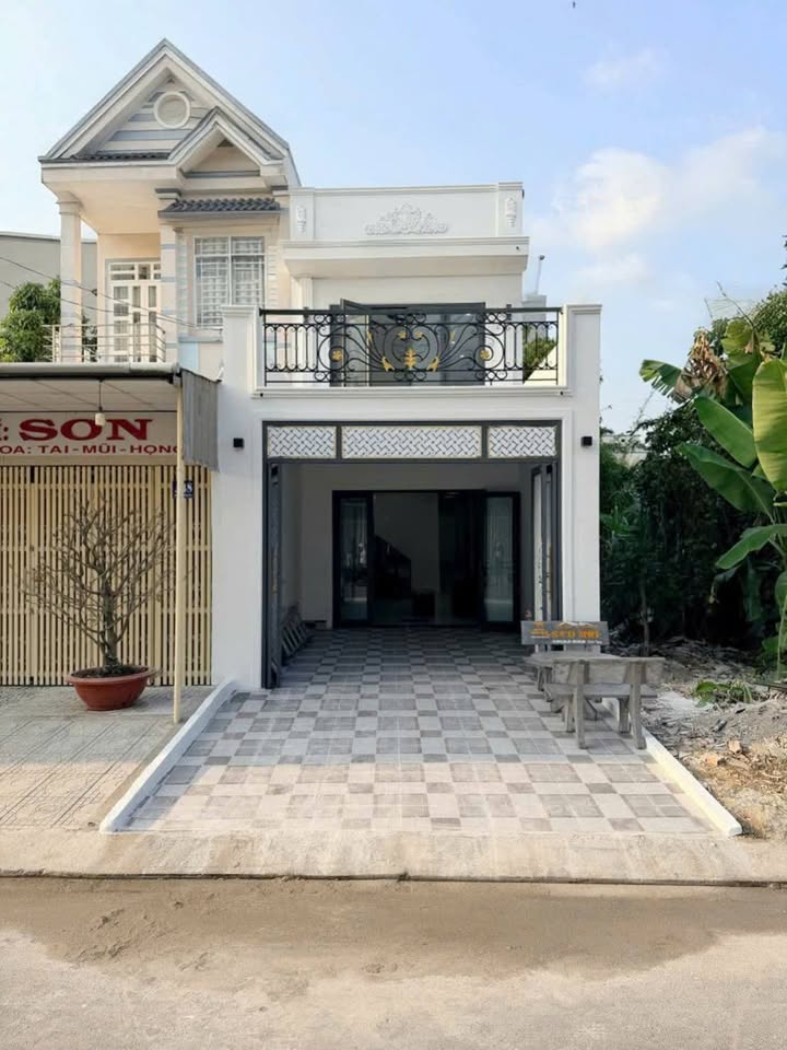 Nhà Mặt Tiền Ngọc Hân Công Chúa, 98m², 4PN - Giá 3.19 Tỷ