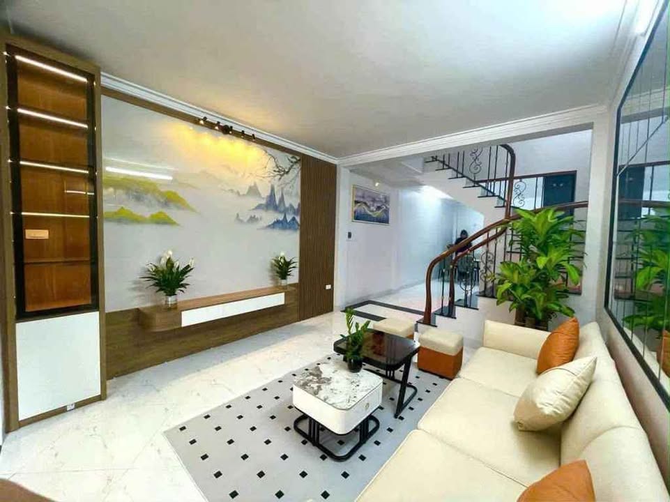 Nhà 35m², 5 Tầng, 8 Tỷ - KĐT Định Công, Hoàng Mai - Sẵn Sàng Về Ở