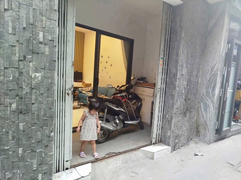 Nhà 2 Tầng Kiệt Ông Ích Khiêm 40m² - Full Nội Thất, Sẵn Sàng Ở Ngay
