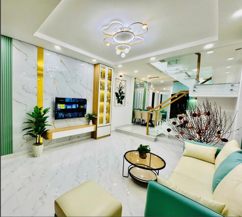 Nhà 92m² Trần Nhật Duật, Quận 1 - 4PN, 2 Tầng, Giá 13 Tỷ