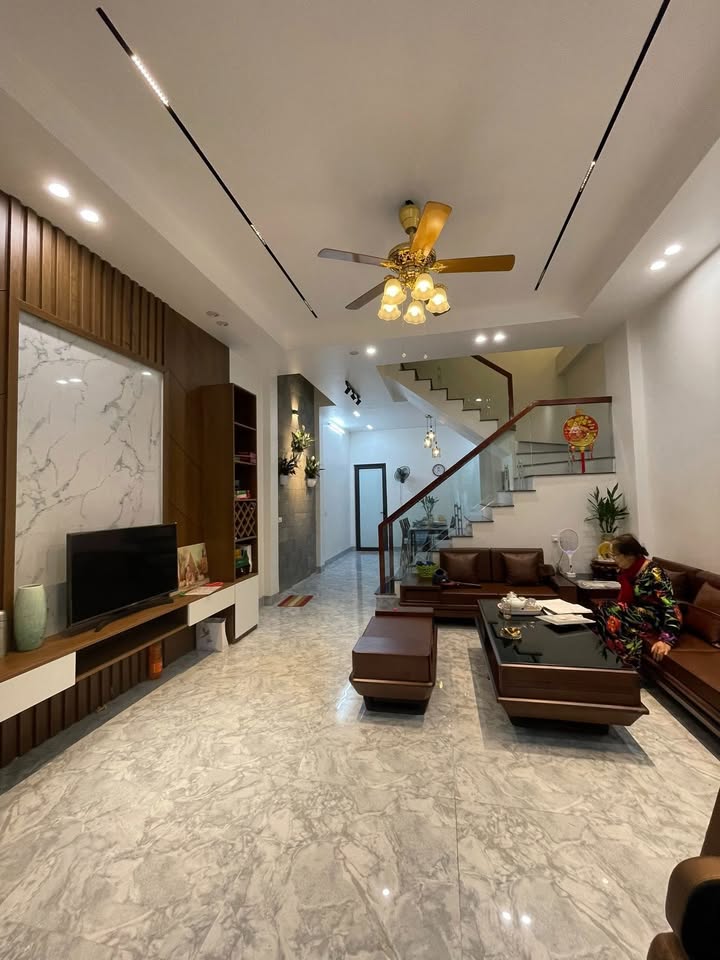 Nhà 3 Tầng Bãi Viên Nam Định - 85m² - Ô Tô Tránh, Sổ Hồng Sẵn Sàng