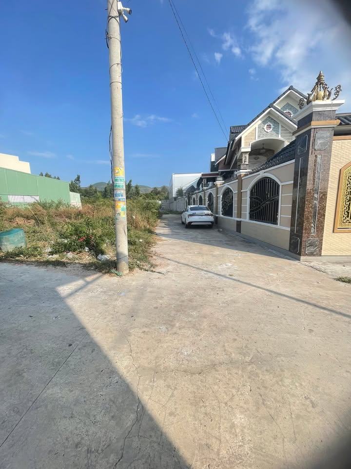 Bán Đất Long Hải 127m² - Ngay Cafe Moco, Sổ Hồng Sẵn Sàng