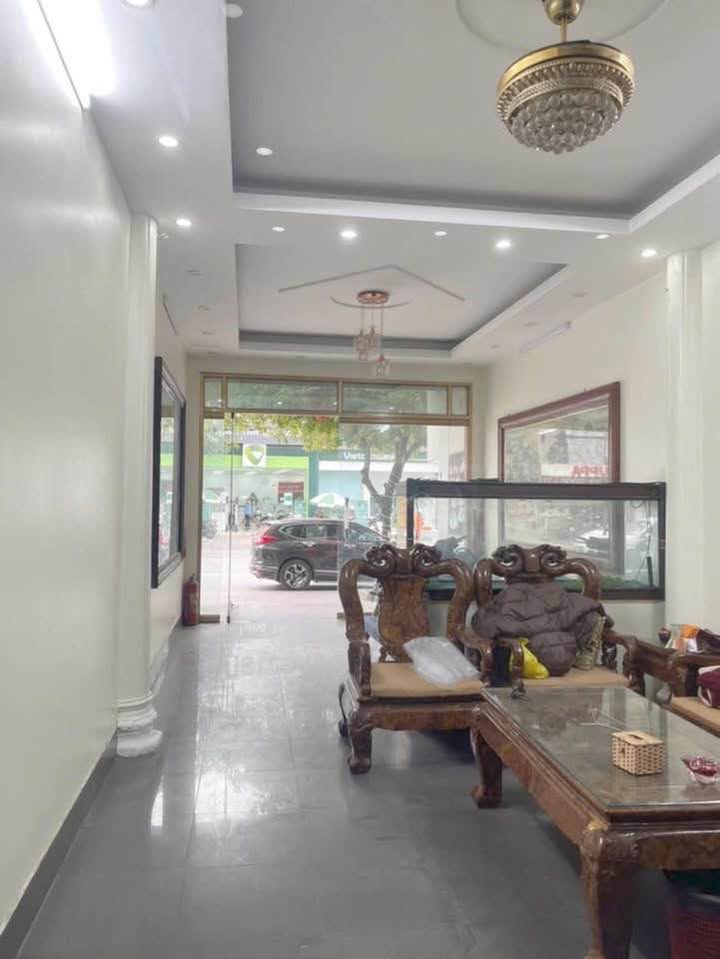Nhà 4 Tầng Mặt Tiền 5m Kinh Doanh Sầm Uất Đường Lương Ngọc Quyến, Tuyên Quang