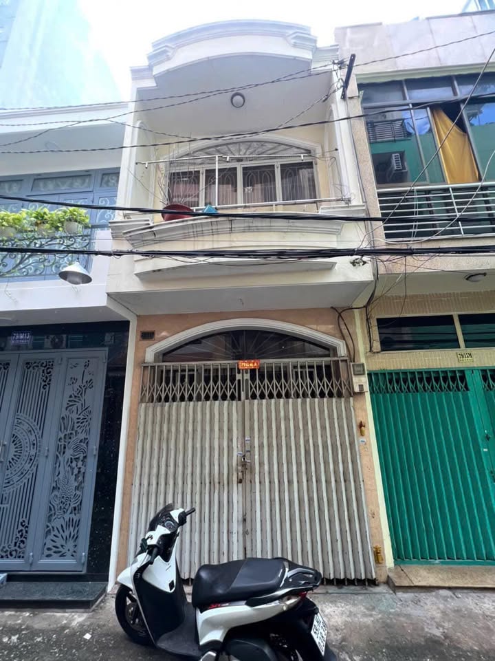 Nhà Hẻm 8m Lạc Long Quân Q11 - 51m² Giá 6.5 Tỷ, 2 Tầng, Chính Chủ