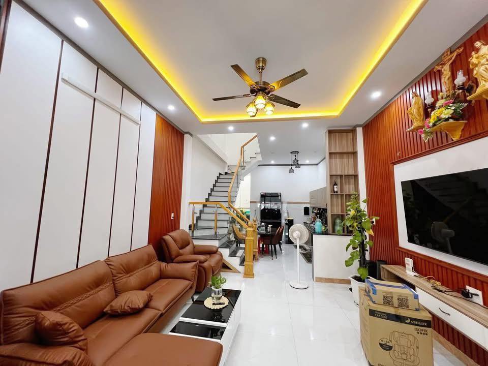 Nhà 2 Tầng 80m² Kp9 Tân Biên, BH - Sổ Riêng, 3PN, Giá 3.x Tỷ