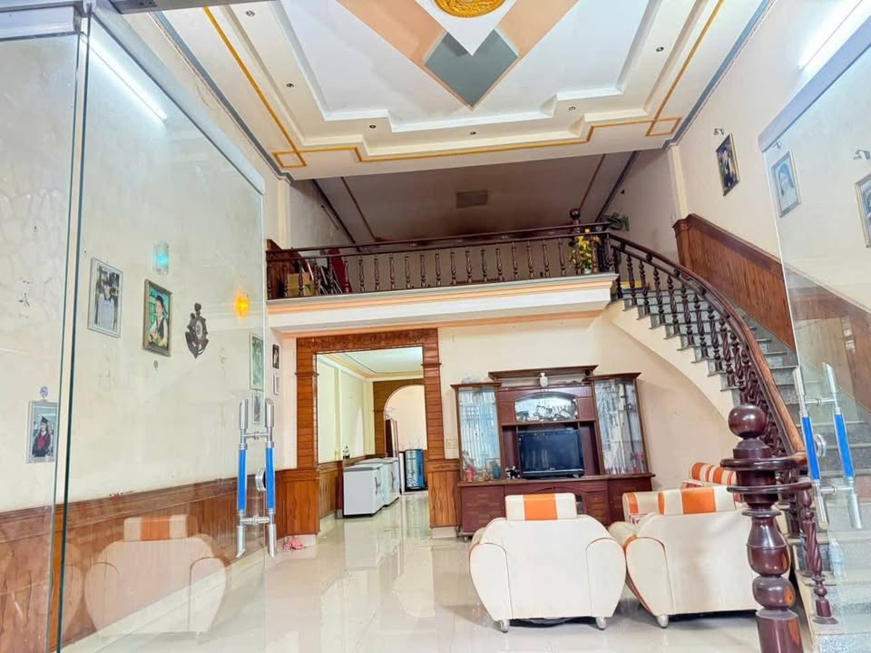 Nhà Trung Tâm Ea Drăng 126m² - Sổ Hồng Sẵn Sàng - Giá 1.69 Tỷ