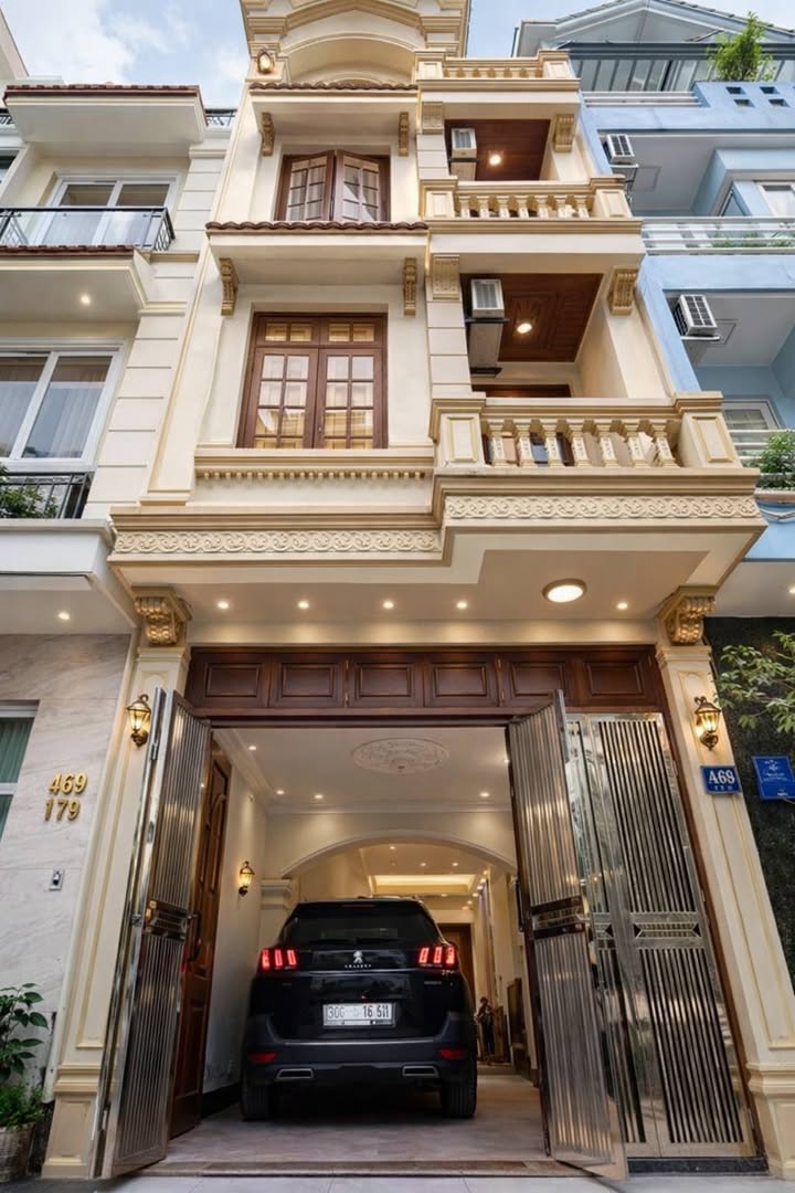 Nhà Phân Lô 68m² Gara 2 Ô Tô - Nội Thất Lim Sang Trọng Gần Rainbow Văn Quán