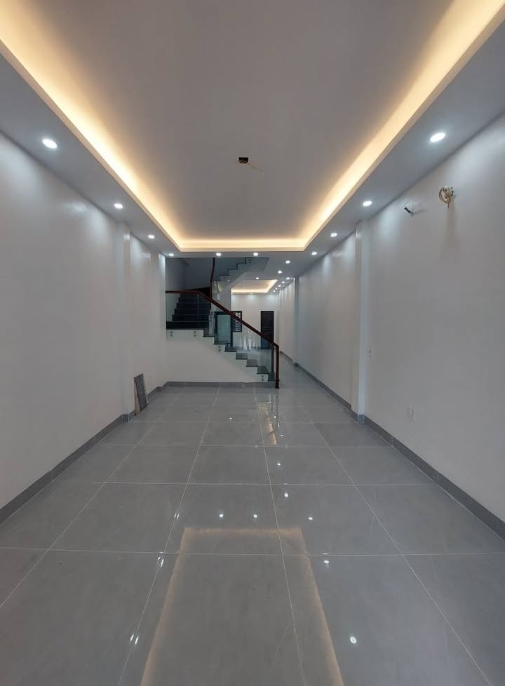 Nhà 3 Tầng Lộc Vượng 64m² - Mặt Đường Vỉa Hè Rộng, Giá 4 Tỷ