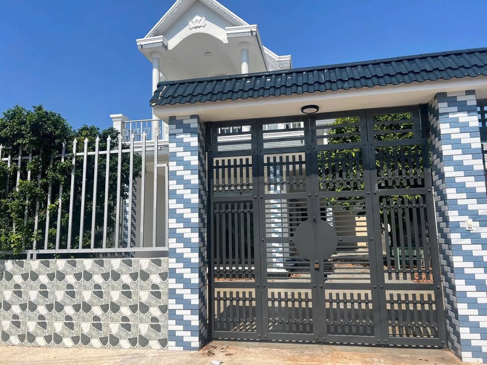 Nhà Đẹp 300m² Sổ Hồng Riêng Đức Hòa, Long An - Sẵn Sàng Dọn Vào Ở Ngay